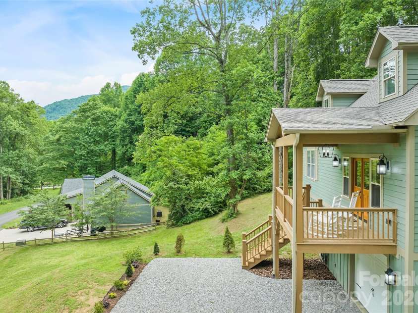 85 Garnet Spring Lane, Waynesville, NC 28785.  MLS# CAR4394449, YatesRealty ID 33197. 