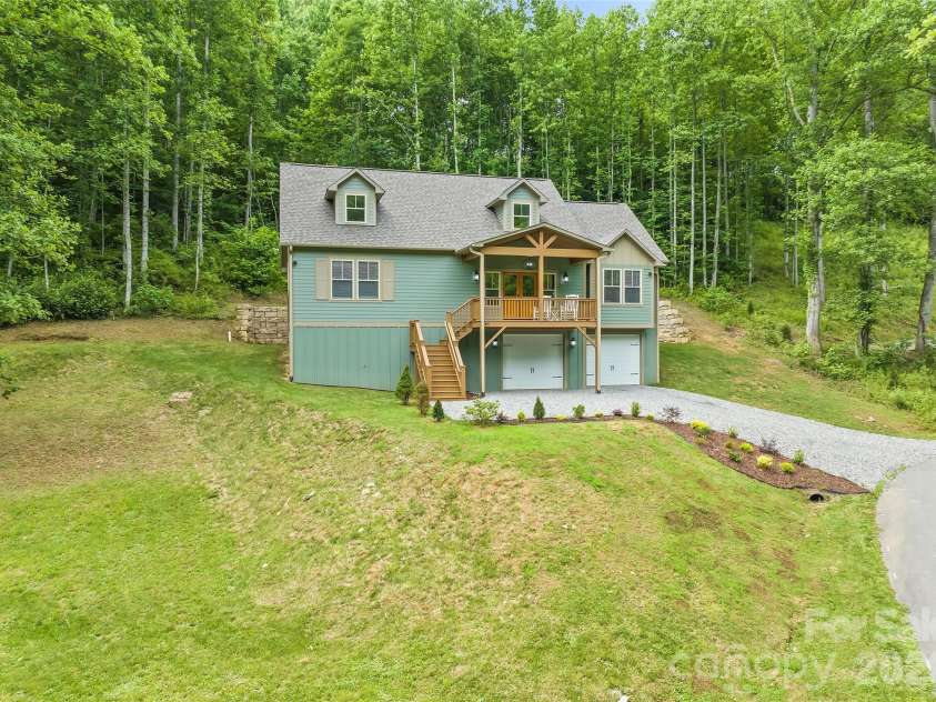 85 Garnet Spring Lane, Waynesville, NC 28785.  MLS# CAR4394449, YatesRealty ID 33197. 