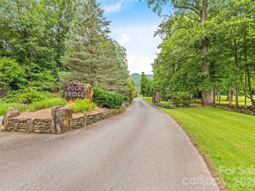 85 Garnet Spring Lane, Waynesville, NC 28785.  MLS# CAR4394449, YatesRealty ID 33197. 