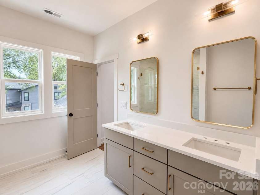 3926 Sarah Drive, Charlotte, NC 28217.  MLS# CAR4334523, YatesRealty ID 33198. Primary bathroom