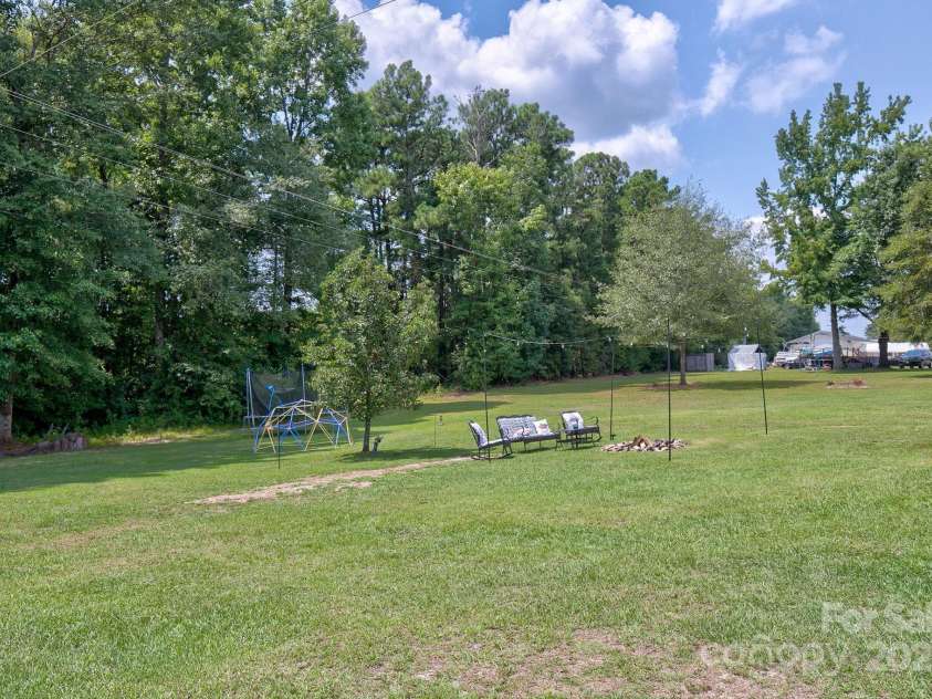 179 Youngs Bend Road, Kershaw, SC 29067.  MLS# CAR4293824, YatesRealty ID 33199. 