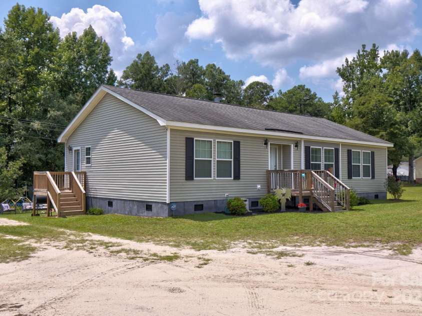 179 Youngs Bend Road, Kershaw, SC 29067.  MLS# CAR4293824, YatesRealty ID 33199. 