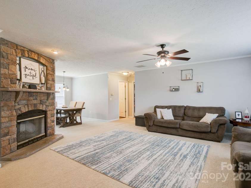 179 Youngs Bend Road, Kershaw, SC 29067.  MLS# CAR4293824, YatesRealty ID 33199. 