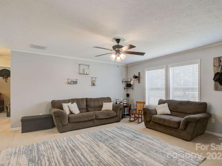 179 Youngs Bend Road, Kershaw, SC 29067.  MLS# CAR4293824, YatesRealty ID 33199. 