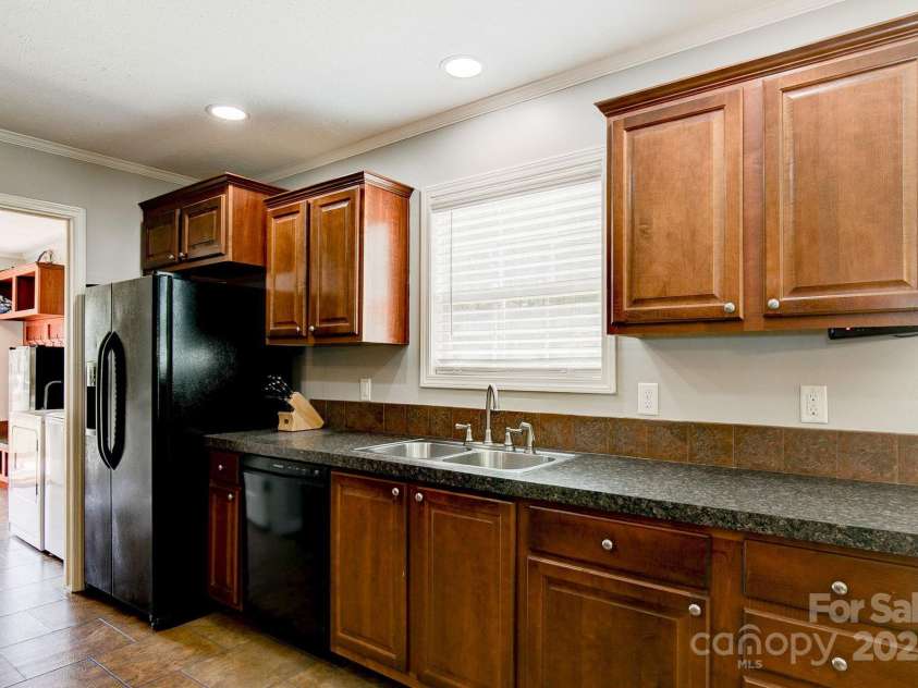 179 Youngs Bend Road, Kershaw, SC 29067.  MLS# CAR4293824, YatesRealty ID 33199. 