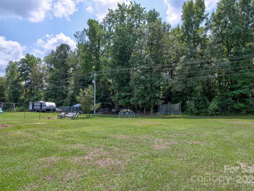 179 Youngs Bend Road, Kershaw, SC 29067.  MLS# CAR4293824, YatesRealty ID 33199. 