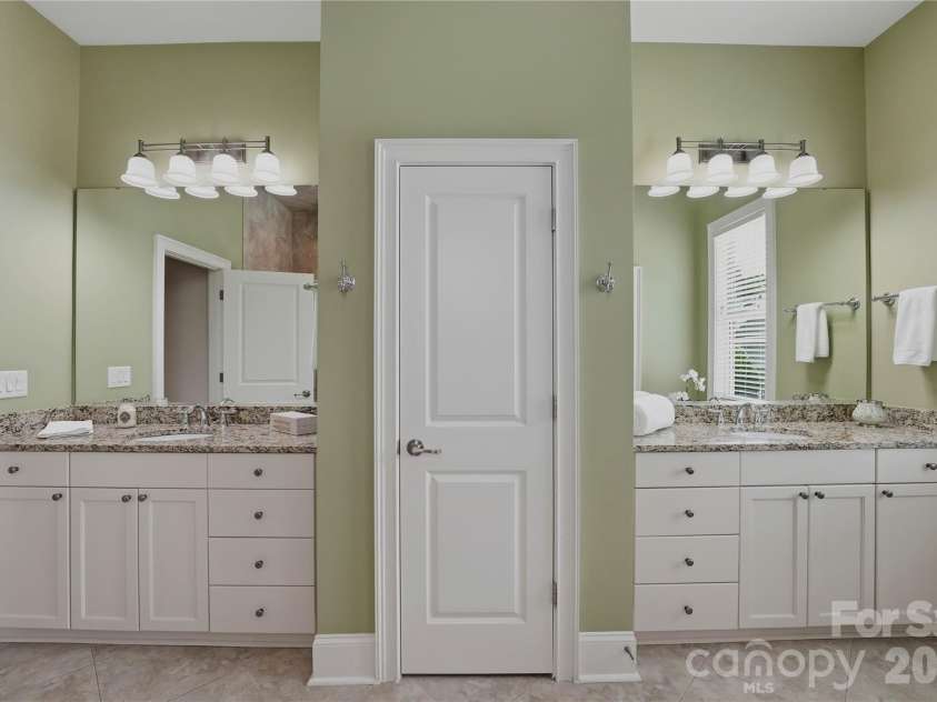21903 Riddles Court, Cornelius, NC 28031.  MLS# CAR4385261, YatesRealty ID 33199. 