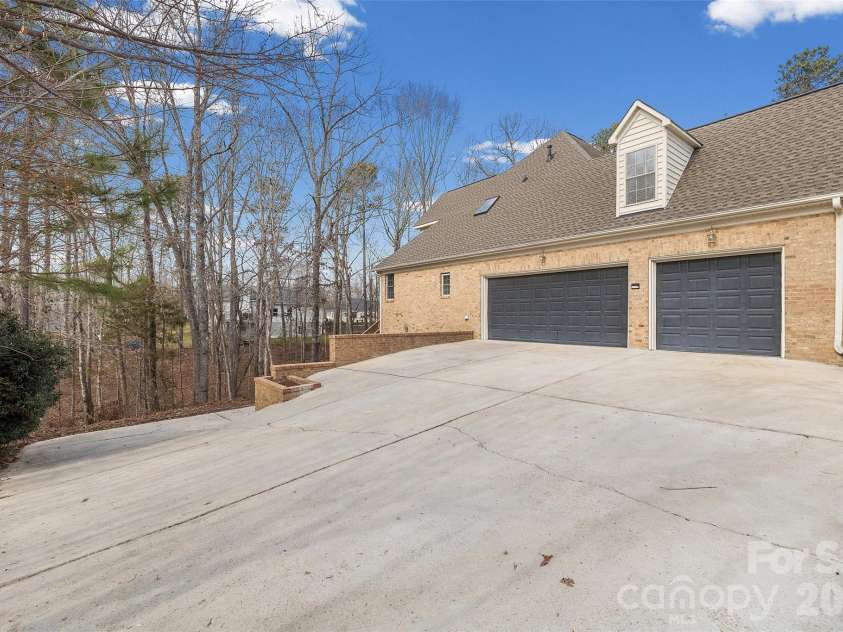 2409 Valelake Road, York, SC 29745.  MLS# CAR4345381, YatesRealty ID 3320. 3 car garage