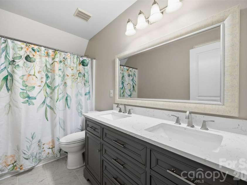 2409 Valelake Road, York, SC 29745.  MLS# CAR4345381, YatesRealty ID 3320. Bathroom 2