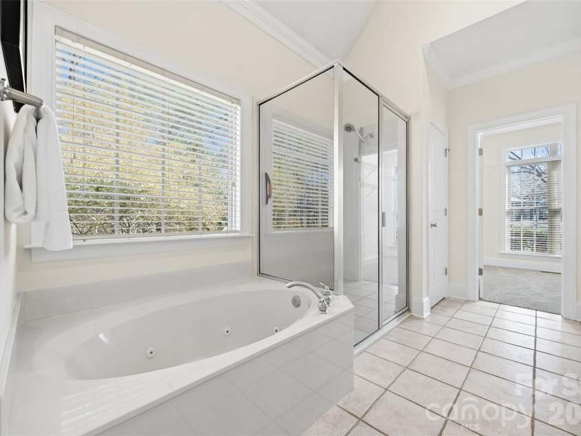 2409 Valelake Road, York, SC 29745.  MLS# CAR4345381, YatesRealty ID 3320. Main floor primary suite