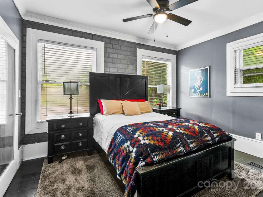 115 4th Avenue, Gastonia, NC 28052.  MLS# CAR4293697, YatesRealty ID 33200. 