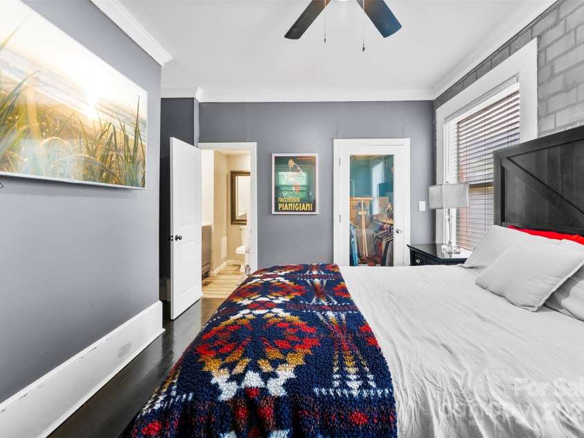 115 4th Avenue, Gastonia, NC 28052.  MLS# CAR4293697, YatesRealty ID 33200. 