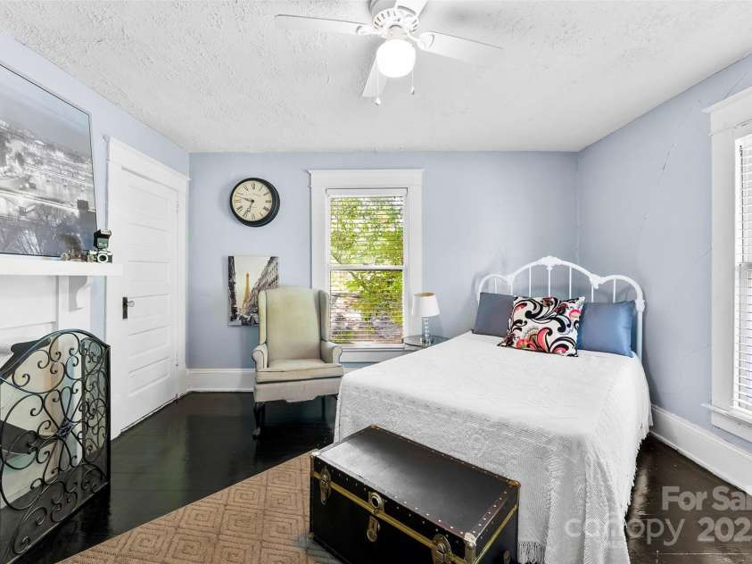 115 4th Avenue, Gastonia, NC 28052.  MLS# CAR4293697, YatesRealty ID 33200. 