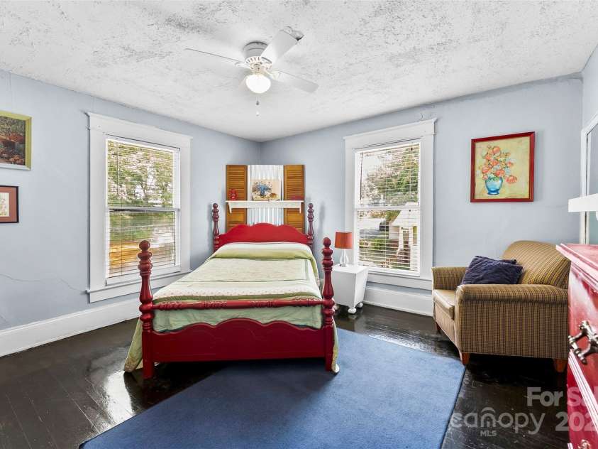 115 4th Avenue, Gastonia, NC 28052.  MLS# CAR4293697, YatesRealty ID 33200. 