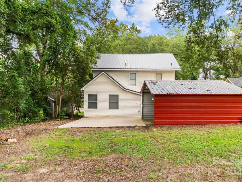 115 4th Avenue, Gastonia, NC 28052.  MLS# CAR4293697, YatesRealty ID 33200. 