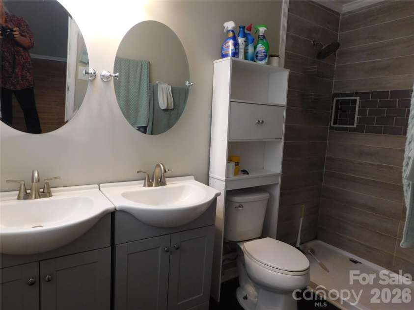 2707 Plantation Way, Albemarle, NC 28001.  MLS# CAR4390049, YatesRealty ID 33203. Primary bathroom