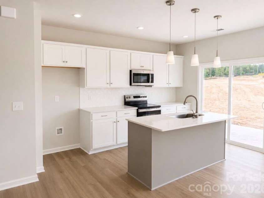 3626 Teslow Drive, Charlotte, NC 28215.  MLS# CAR4387367, YatesRealty ID 33204. 