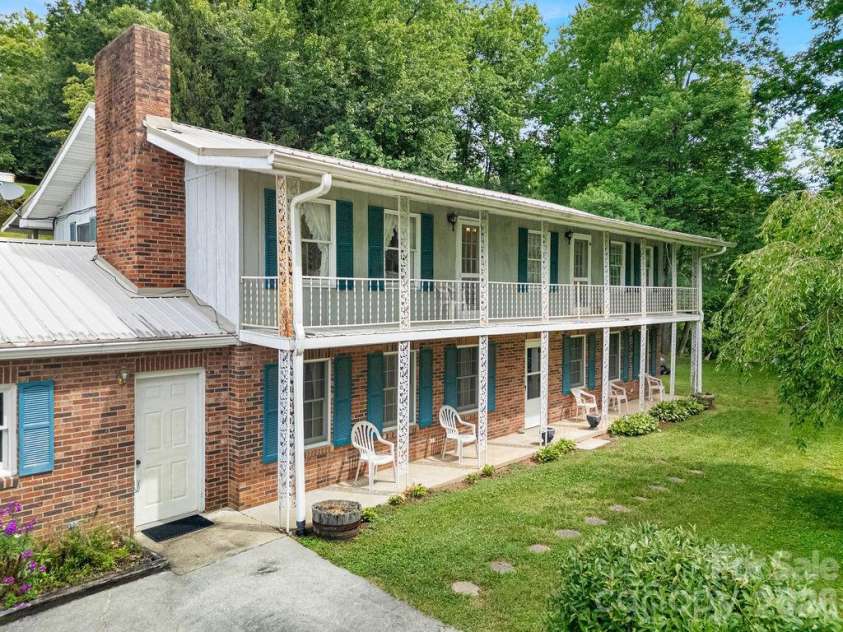 106 Flora Lina Drive, Brevard, NC 28712.  MLS# CAR4397002, YatesRealty ID 33206. 