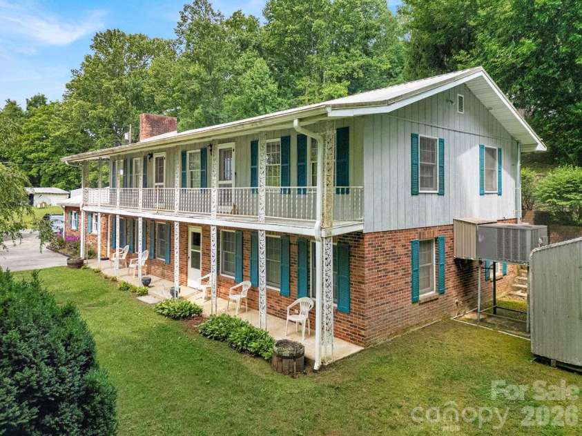 106 Flora Lina Drive, Brevard, NC 28712.  MLS# CAR4397002, YatesRealty ID 33206. 
