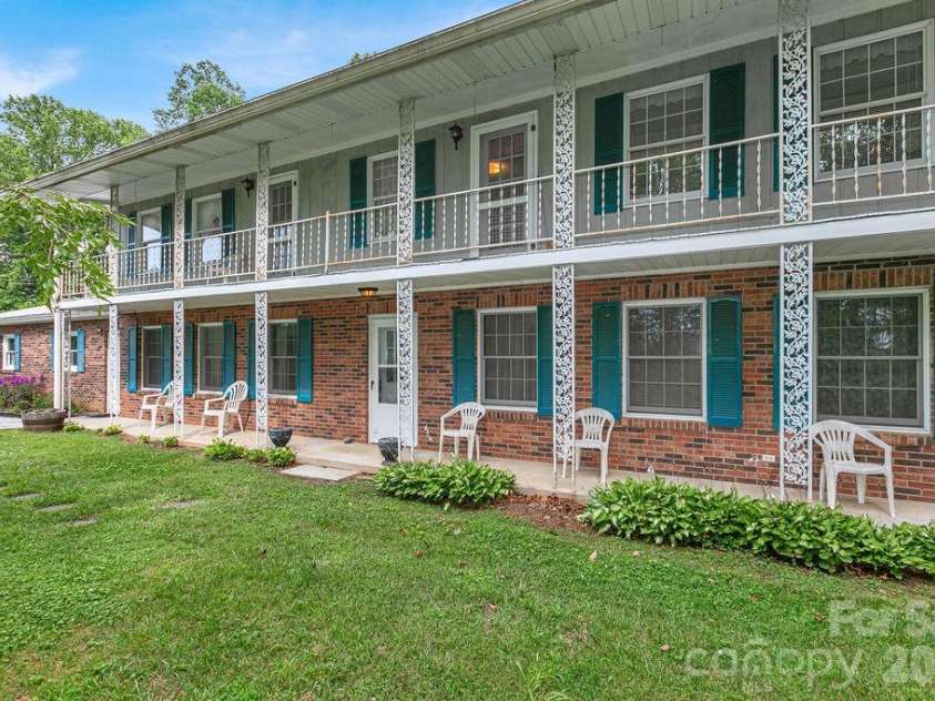106 Flora Lina Drive, Brevard, NC 28712.  MLS# CAR4397002, YatesRealty ID 33206. 