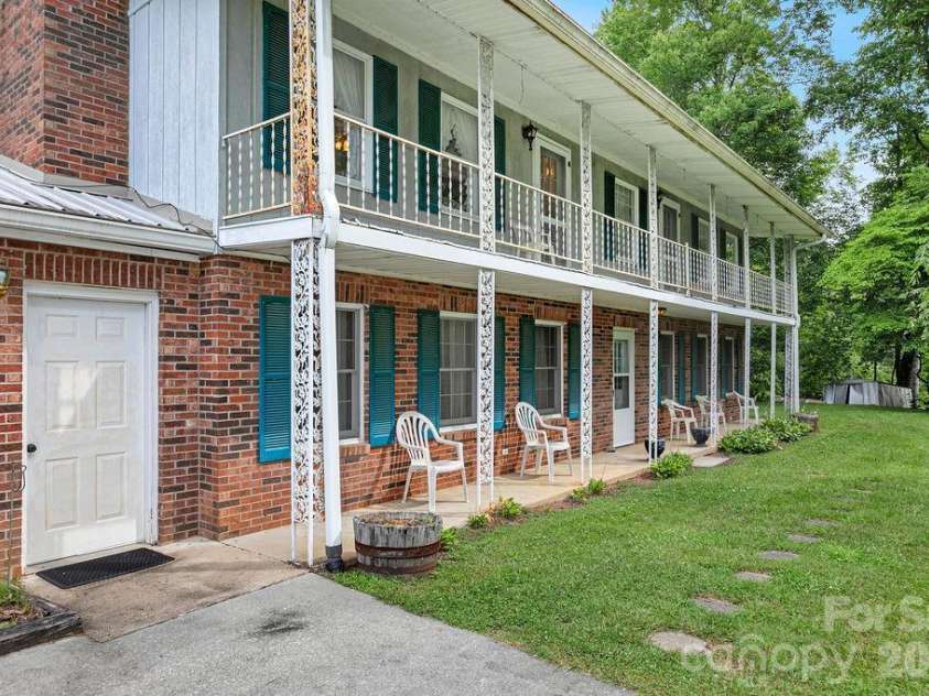 106 Flora Lina Drive, Brevard, NC 28712.  MLS# CAR4397002, YatesRealty ID 33206. 