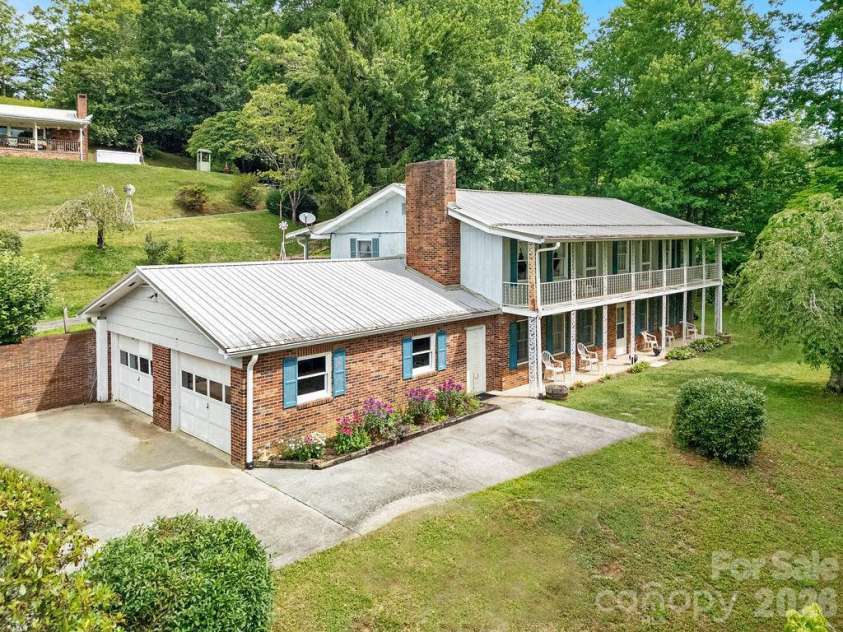 106 Flora Lina Drive, Brevard, NC 28712.  MLS# CAR4397002, YatesRealty ID 33206. 