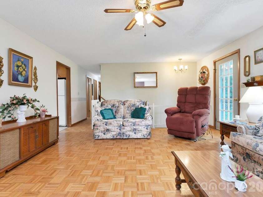 106 Flora Lina Drive, Brevard, NC 28712.  MLS# CAR4397002, YatesRealty ID 33206. 