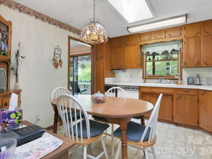 106 Flora Lina Drive, Brevard, NC 28712.  MLS# CAR4397002, YatesRealty ID 33206. 