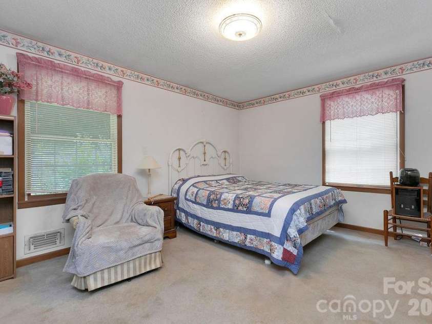 106 Flora Lina Drive, Brevard, NC 28712.  MLS# CAR4397002, YatesRealty ID 33206. 