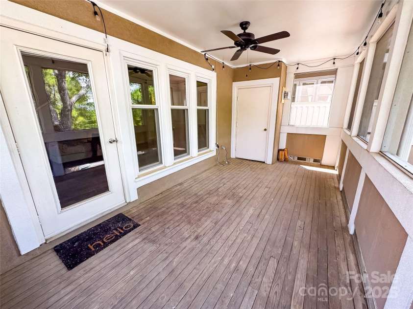 9211 Ravenwing Drive, Charlotte, NC 28262.  MLS# CAR4294301, YatesRealty ID 33206. 