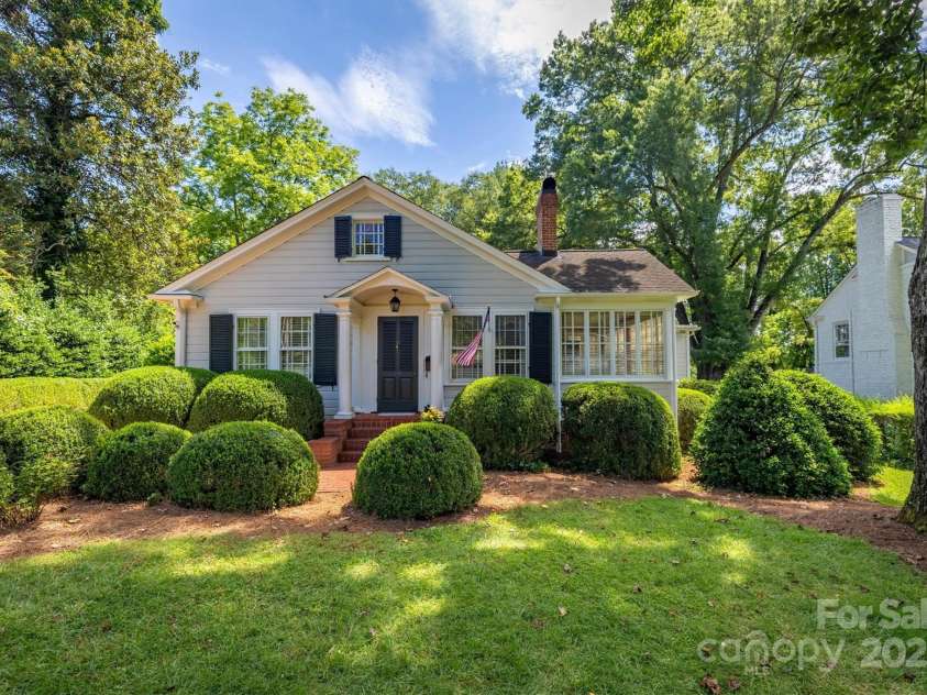 407 Highland Avenue, Lenoir, NC 28645.  MLS# CAR4284835, YatesRealty ID 33207. 