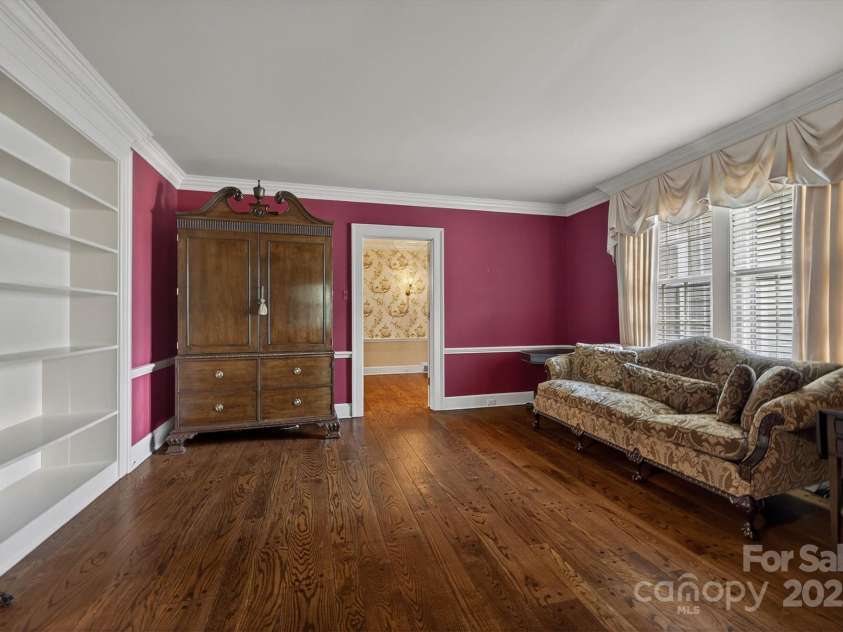 407 Highland Avenue, Lenoir, NC 28645.  MLS# CAR4284835, YatesRealty ID 33207. 