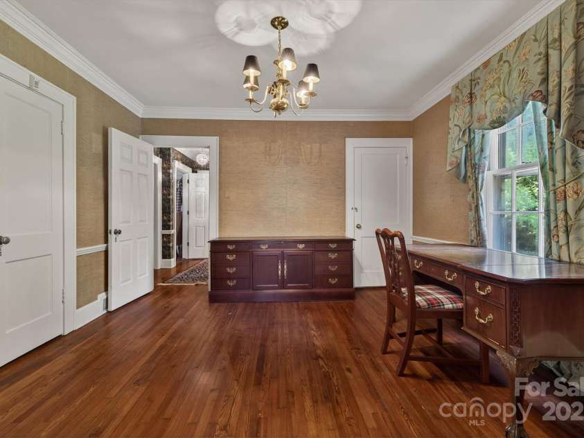 407 Highland Avenue, Lenoir, NC 28645.  MLS# CAR4284835, YatesRealty ID 33207. 