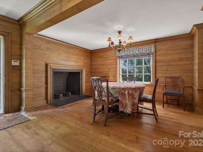 407 Highland Avenue, Lenoir, NC 28645.  MLS# CAR4284835, YatesRealty ID 33207. 