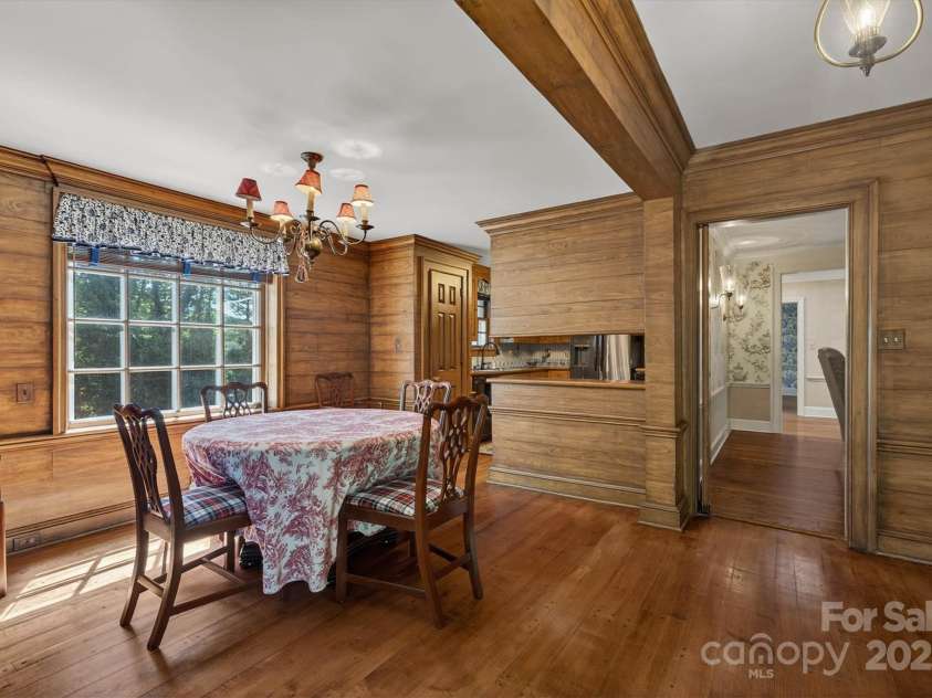 407 Highland Avenue, Lenoir, NC 28645.  MLS# CAR4284835, YatesRealty ID 33207. 