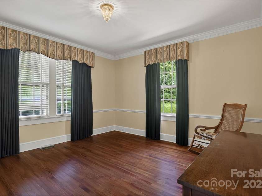 407 Highland Avenue, Lenoir, NC 28645.  MLS# CAR4284835, YatesRealty ID 33207. 