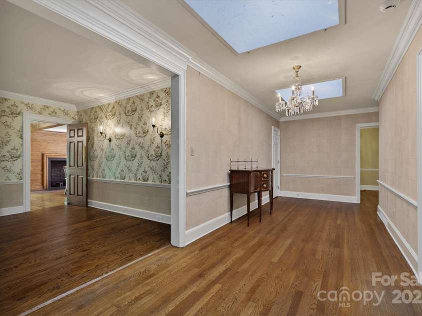 407 Highland Avenue, Lenoir, NC 28645.  MLS# CAR4284835, YatesRealty ID 33207. 