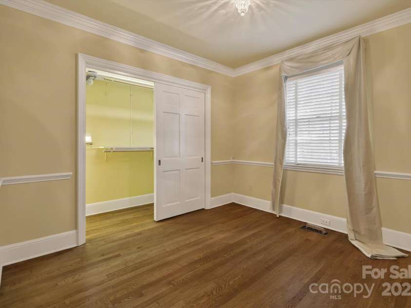 407 Highland Avenue, Lenoir, NC 28645.  MLS# CAR4284835, YatesRealty ID 33207. 