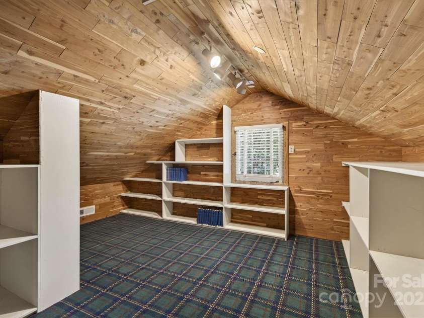 407 Highland Avenue, Lenoir, NC 28645.  MLS# CAR4284835, YatesRealty ID 33207. 