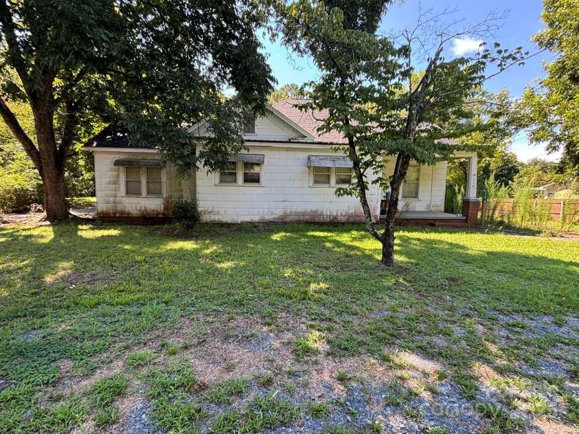 116 Ingram Street, Mount Gilead, NC 27306.  MLS# CAR4289012, YatesRealty ID 33209. 