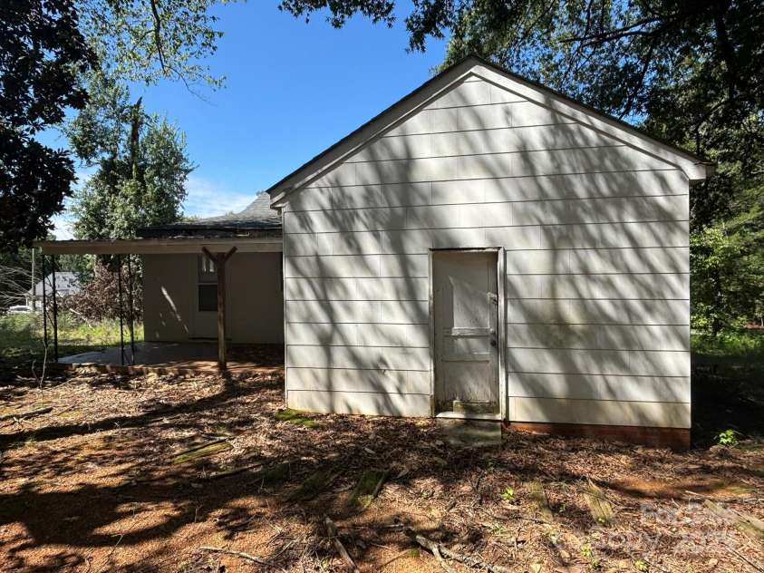 116 Ingram Street, Mount Gilead, NC 27306.  MLS# CAR4289012, YatesRealty ID 33209. 