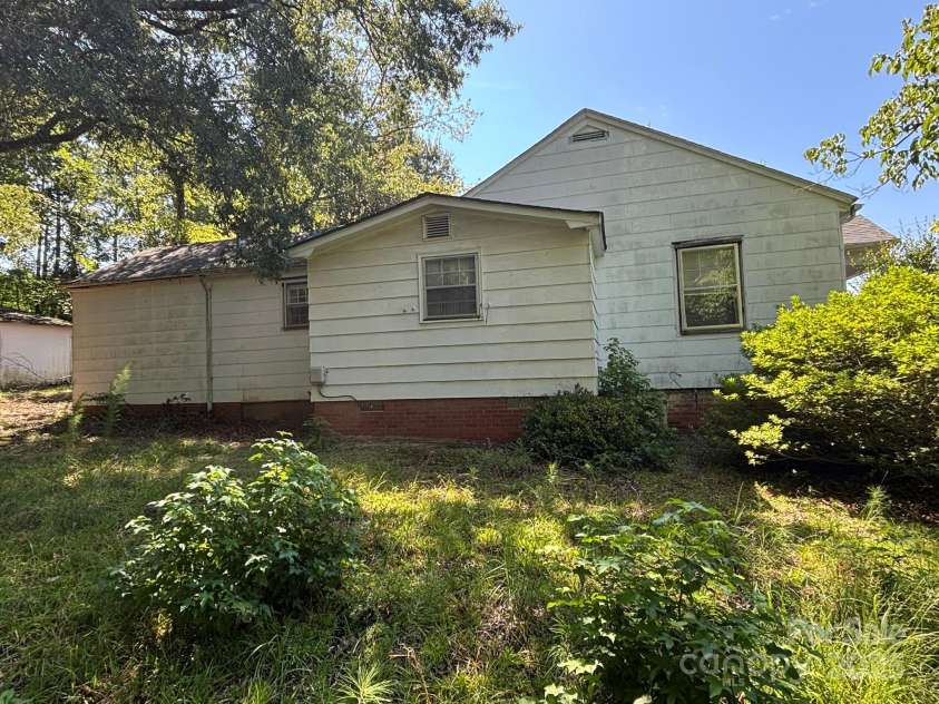 116 Ingram Street, Mount Gilead, NC 27306.  MLS# CAR4289012, YatesRealty ID 33209. 