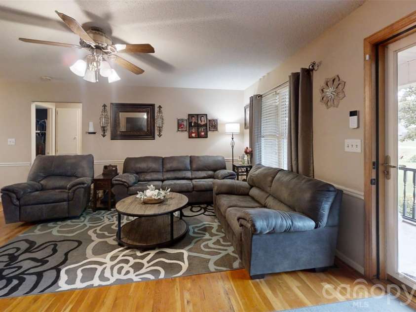 1323 Worthington Place, Lincolnton, NC 28092.  MLS# CAR4388518, YatesRealty ID 33209. 
