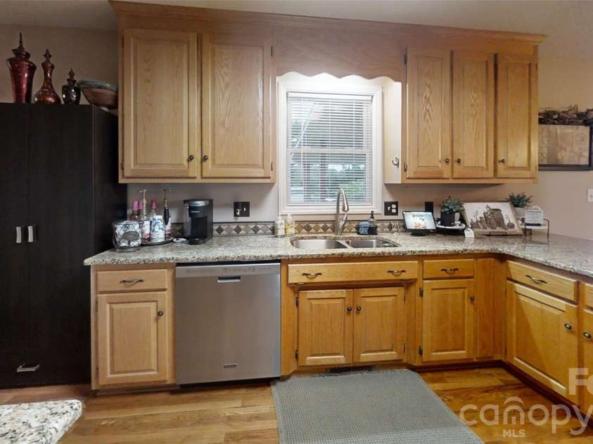 1323 Worthington Place, Lincolnton, NC 28092.  MLS# CAR4388518, YatesRealty ID 33209. 