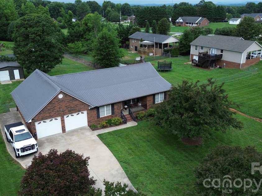 1323 Worthington Place, Lincolnton, NC 28092.  MLS# CAR4388518, YatesRealty ID 33209. 