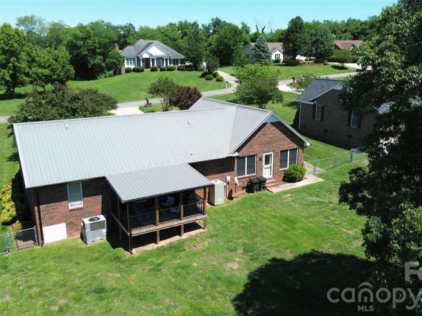 1323 Worthington Place, Lincolnton, NC 28092.  MLS# CAR4388518, YatesRealty ID 33209. 