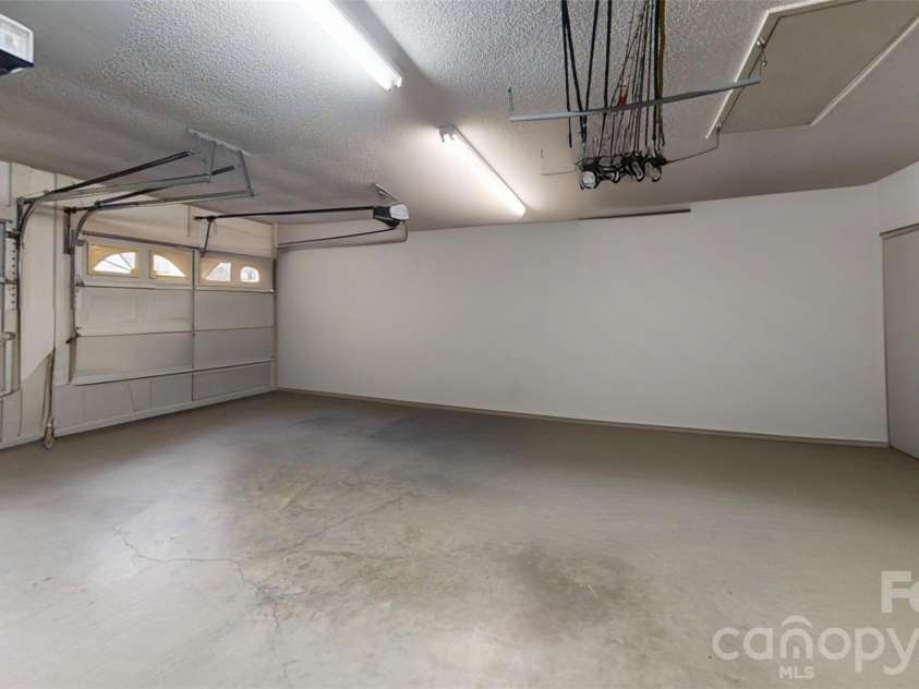 1323 Worthington Place, Lincolnton, NC 28092.  MLS# CAR4388518, YatesRealty ID 33209. Garage Defurnished