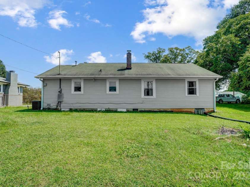 115 Abernathy Street, Mount Holly, NC 28120.  MLS# CAR4181157, YatesRealty ID 3321. Backyard