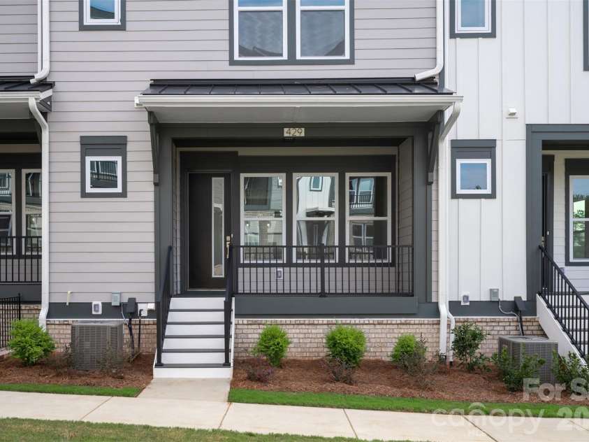 429 Nathaniel Way, Charlotte, NC 28213.  MLS# CAR4183043, YatesRealty ID 3321. 