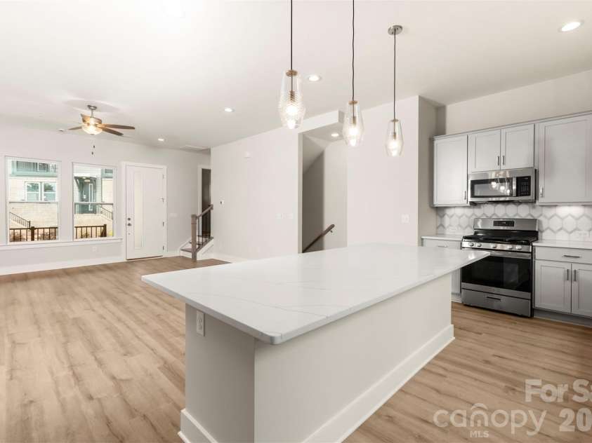 429 Nathaniel Way, Charlotte, NC 28213.  MLS# CAR4183043, YatesRealty ID 3321. Kitchen/Dining/Living